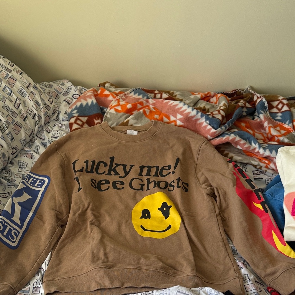 Tan lucky me i see ghosts! Crewneck